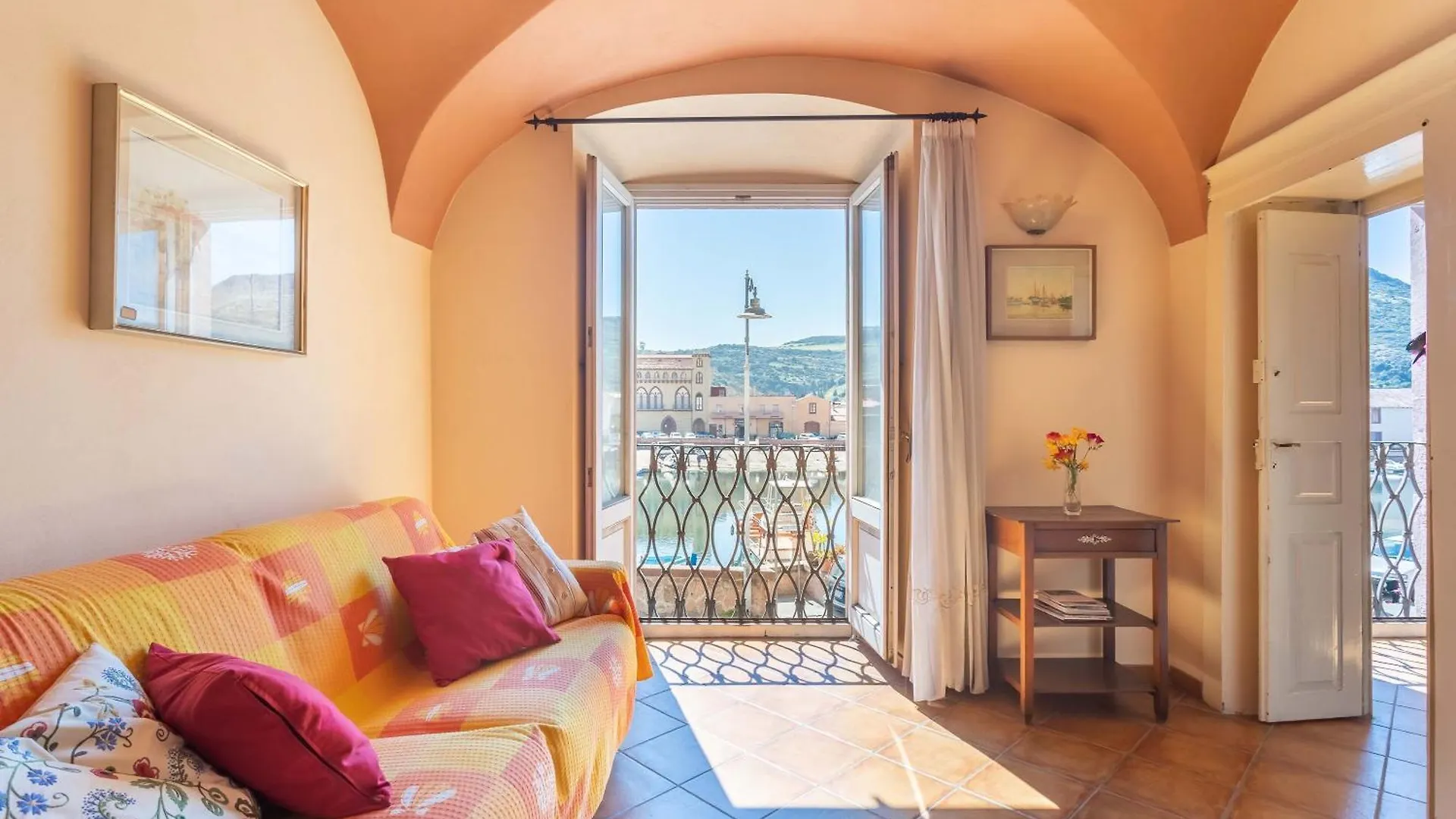 Апартаменты Il Palazzo Storico Боса 0*,  Италия